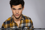 Outtakes from Taylor Lautner's 'SNL' photoshoot 0754d379354053