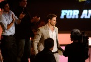 Kellan Lutz at the 2010 VH1 Do Something Awards  Fd93b389333834