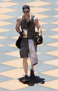 Kellan Lutz leaving the gym - July 22nd, 2010 8e966a89749000