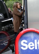 Nov 23, 2010 - Jessica Alba - At A Gas Station In Los Angeles Acc6c7108213582