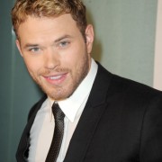 Kellan Lutz - Imagenes/Videos de Paparazzi / Estudio/ Eventos etc. - Página 18 56f738132800809