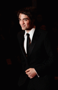 Robert Pattinson - Page 9 4ce49f69377781