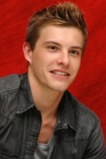 HQ portraits of Xavier Samuel from the "Eclipse" press conference  D0ac2195768764