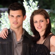 Kristen Stewart and Taylor Lautner at the 'Eclipse' photocall in Rome 38e33584793631