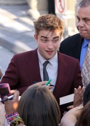 Robert Pattinson 'Eclipse' premiere - photos with the fans E0c20387680755