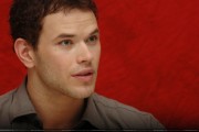 New Kellan Lutz portraits from 'Eclipse' press conference [HQ, tagged] 584da391112133