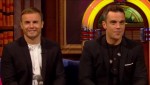 Gary et Robbie interview au Paul O Grady 07-10-2010 5dfca2101825109