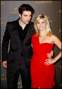 28-ABRIL-Robert Pattinson en la premiere de Water for Elephants en París *Actualización Constante*  893443129983263