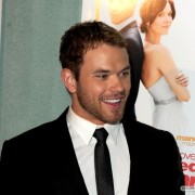 Kellan Lutz - Imagenes/Videos de Paparazzi / Estudio/ Eventos etc. - Página 18 46d293132787551