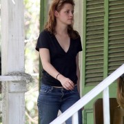 Kristen Stewart in New Orleans - Sept 02, 2010 (HQ) B21e9296192482