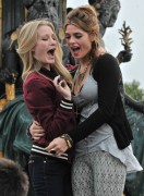 LOL co-star Ashley Hinshaw on Ashley: “Ashley is really, really fantastic” 2129de97408370