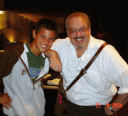 Taylor Lautner - Page 2 Fc9c2e16953085