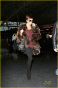 Victoria leaving NY and arriving in LA (feb 18th) 4029ae27145437