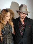 Vanessa PAradis y Johnny Depp en la fiesta  2010 21382981175272