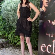 Kristen Stewart and Taylor Lautner at the 'Eclipse' photocall in Rome 9d0b8684793675