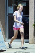 Dakota Fanning out and about in L.A on August 19 2010 Eeb27c94217471