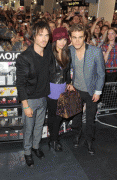 'The Vampire Diaries' Cast Meet Fans at HMV 01b7fd83172953