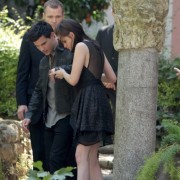 Kristen Stewart and Taylor Lautner at the 'Eclipse' photocall in Rome 0cdbbd84793776