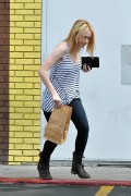 Dakota Fanning leaving Chipotle after lunch in Studio City - August 1, 2010 F1c9a091214403