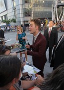 Robert Pattinson 'Eclipse' premiere - photos with the fans E8ef2387680353