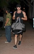 Kellan Lutz - Imagenes/Videos de Paparazzi / Estudio/ Eventos etc. - Página 14 D12232106880898