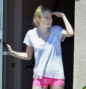 Dakota Fanning out and about in L.A on August 19 2010 5e837d94217306