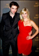 28-ABRIL-Robert Pattinson en la premiere de Water for Elephants en París *Actualización Constante*  382ed6129983007