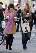 Nov 26, 2010 - Elizabeth Berkley - The Urth Cafe in Beverly Hills 8eb05d108483149