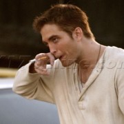 Robert Pattinson - Página 25 08f117115253502