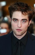 Robert Pattinson - Página 36 E61621132995488