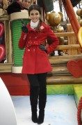 Nov 25, 2010 - Victoria Justice - "Macy's Thanksgiving Day" 84th Annual Parade In New York 4cb2b9108343735