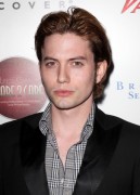 Jackson Rathbone - Imagenes/Videos de Paparazzi / Estudio/ Eventos etc. - Página 16 D93cdd121266550