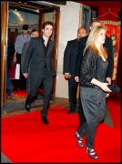 28-ABRIL-Robert Pattinson en la premiere de Water for Elephants en París *Actualización Constante*  A4877f129982887