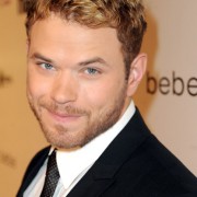 Kellan Lutz - Imagenes/Videos de Paparazzi / Estudio/ Eventos etc. - Página 18 729e55132800842