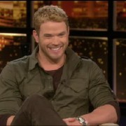 Kellan Lutz - Imagenes/Videos de Paparazzi / Estudio/ Eventos etc. - Página 18 326d3f132828846