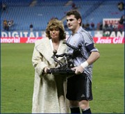 Iker Casillas - Page 2 B2d4e9118144013