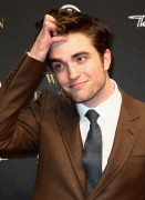 Robert Pattinson - Página 33 4fd23b129816564