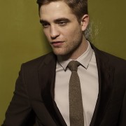 Robert Pattinson - Página 36 18ea3a131837596