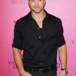 Kellan Lutz - Imagenes/Videos de Paparazzi / Estudio/ Eventos etc. - Página 18 83a484132111392