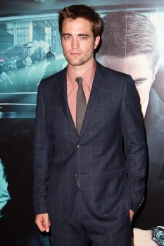 31 Mayo - Fotos de Robert en el Screening de Cosmopolis en Paris!!! * Editado * 85104e193092009