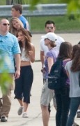 More pics of Taylor Lautner on the set of Abduction Bb4efe88631546