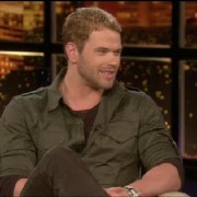 Kellan Lutz - Imagenes/Videos de Paparazzi / Estudio/ Eventos etc. - Página 18 0f01ee132828849