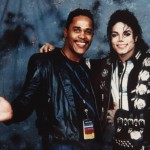 BT Backstage-1988Around the World-MJ+family and friends 925eb4135987057