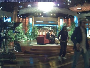 15 Noviembre-¡¡Rob, Kristen, Taylor y el resto del elenco en el Show de Ellen!! D7e8c1159331050