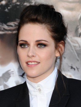 Kristen Stewart - Imagenes/Videos de Paparazzi / Estudio/ Eventos etc. - Página 24 1047c5192952024