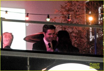 Robsten - Imagenes/Videos de Paparazzi / Estudio/ Eventos etc. - Página 7 4e1a1f191872864