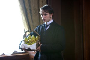 21 Abril-  2 Stills antiguos de Bel Ami ahora en HQ 7ed55c186017534