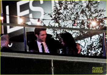 Robsten - Imagenes/Videos de Paparazzi / Estudio/ Eventos etc. - Página 7 13a2d0191872850