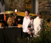 7 Julio-Todas las Fotos y Video de Rob Grabando Anoche (6/07) - EDITADO B17382139532316