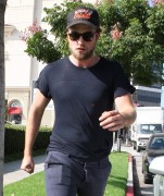 27 Septiembre-Rob en Los Angeles el 26 de Septiembre 2011 3012cc151230995